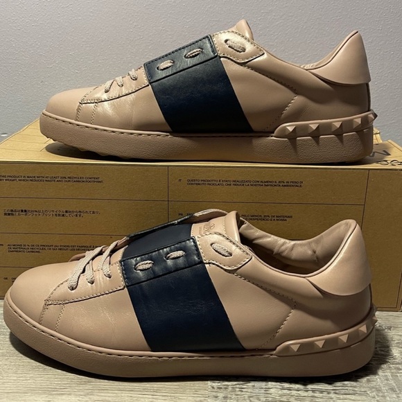 Valentino - Picture 2 of 8